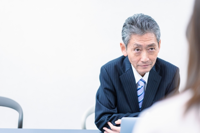 20代女性職員上司と面談